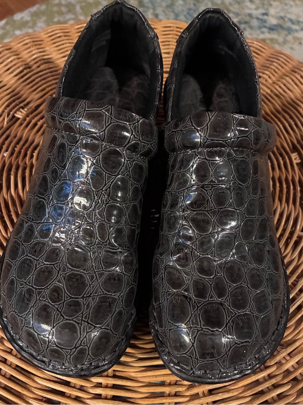 boc Women’s Gray Croc-Embossed Slip-On Loafers